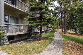 Tunnel Mountain Resort