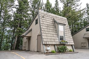 Tunnel Mountain Resort