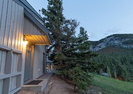 Tunnel Mountain Resort