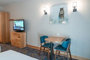 Tunnel Mountain Resort