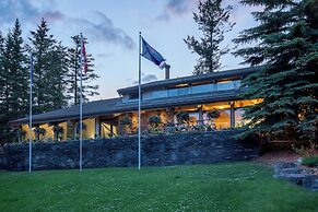 Tunnel Mountain Resort