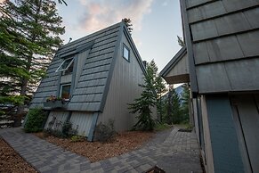 Tunnel Mountain Resort