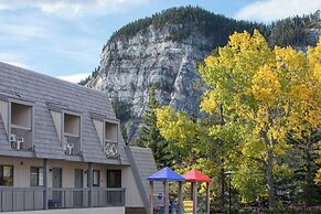 Tunnel Mountain Resort