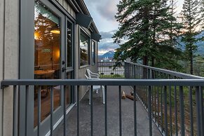 Tunnel Mountain Resort