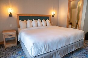 Tunnel Mountain Resort