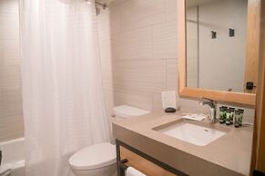 Tunnel Mountain Resort