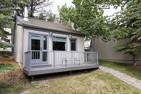 Tunnel Mountain Resort