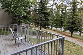 Tunnel Mountain Resort