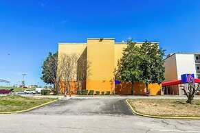 Jackson Hotel & Convention Center