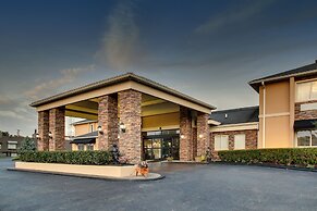 Greenfield Inn and Suites Elizabethtown, KY I65 Exit 94