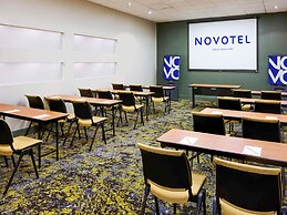 Novotel Toronto North York