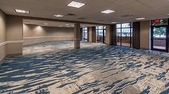 DoubleTree by Hilton New Bern Riverfront