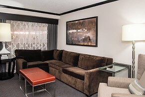 Sheraton Minneapolis West Hotel