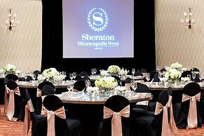 Sheraton Minneapolis West Hotel
