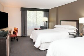 Sheraton Minneapolis West Hotel