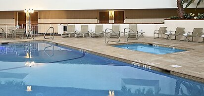 Sheraton Minneapolis West Hotel