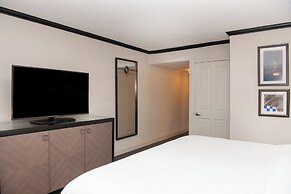 Sheraton Minneapolis West Hotel