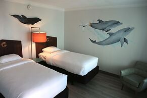 Winter the Dolphins Beach Club, Ascend Hotel Collection