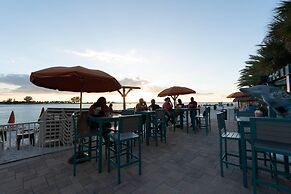 Dolphin Sands Clearwater Beach, an Ascend Collection Hotel
