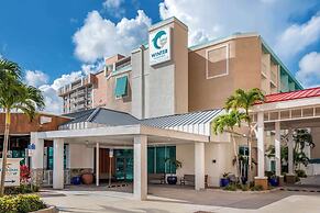 Winter the Dolphins Beach Club, Ascend Hotel Collection