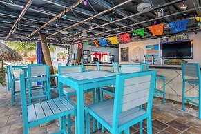 Winter the Dolphins Beach Club, Ascend Hotel Collection