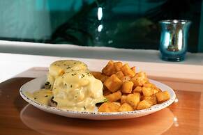 Dolphin Sands Clearwater Beach, an Ascend Collection Hotel