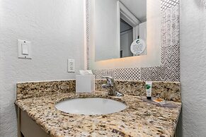 Dolphin Sands Clearwater Beach, an Ascend Collection Hotel