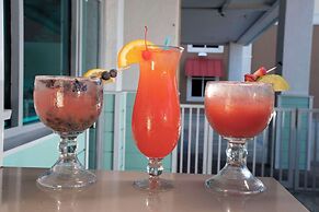 Winter the Dolphins Beach Club, Ascend Hotel Collection