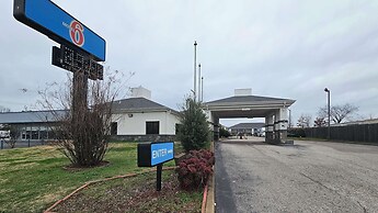 Motel 6 Memphis, TN - Graceland
