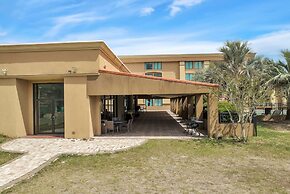 Ramada by Wyndham Jacksonville I-95 by Butler Blvd