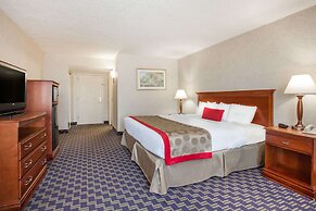 Ramada by Wyndham Jacksonville I-95 by Butler Blvd