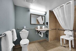 Ramada by Wyndham Jacksonville I-95 by Butler Blvd