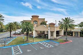 Ramada by Wyndham Jacksonville I-95 by Butler Blvd