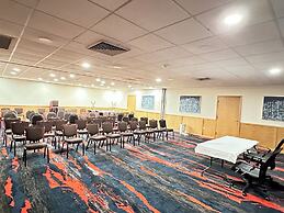 Finger Lakes Inn & Suites