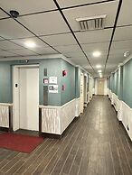 Finger Lakes Inn & Suites