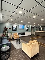 Finger Lakes Inn & Suites