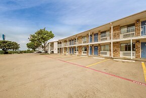 Motel 6 Red Oak, TX - Dallas