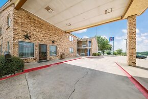 Motel 6 Red Oak, TX - Dallas