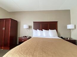 Clarion Inn & Suites Airport