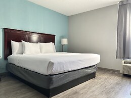 Clarion Inn & Suites Airport