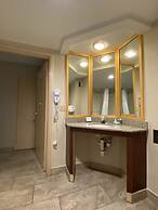 Clarion Inn & Suites Airport