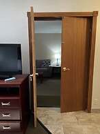 Clarion Inn & Suites Airport