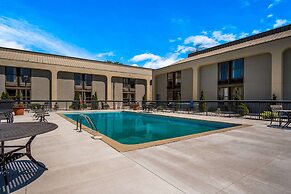 Clarion Inn & Suites Airport