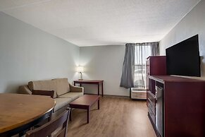 Clarion Inn & Suites Airport