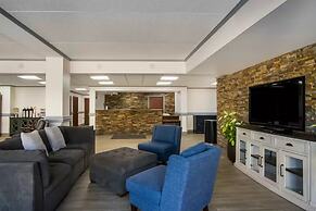 Clarion Inn & Suites Airport