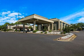 Clarion Inn & Suites Airport