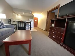 Clarion Inn & Suites Airport