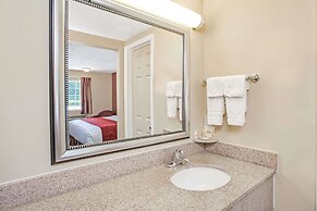 Days Inn by Wyndham Canton