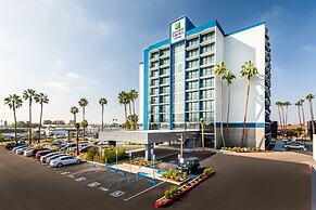 Holiday Inn Express And Suites Santa Ana - Orange County, an IHG Hotel