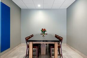 Holiday Inn Express And Suites Santa Ana - Orange County by IHG